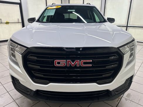 Certified 2024 GMC Terrain SLE w/ Driver Convenience Package image 12