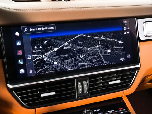 Certified 2022 Porsche Cayenne Turbo AWD/4WD image 16