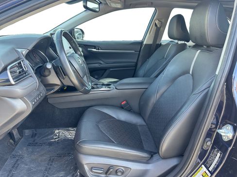 Used 2022 Toyota Camry XSE w/ Navigation Package FWD image 9