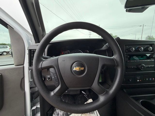 Used 2025 Chevrolet Express 3500 LT w/ LT Preferred Equipment Group RWD image 15
