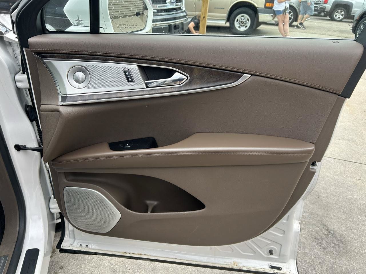 Used 2016 Lincoln MKX Reserve w/ Luxury Package AWD/4WD image 16