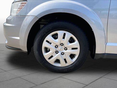 Used 2018 Dodge Journey SE FWD image 11