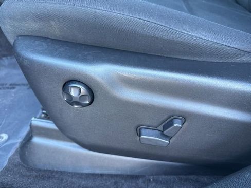 Used 2017 Jeep Grand Cherokee Laredo w/ Quick Order Package 2BE image 18