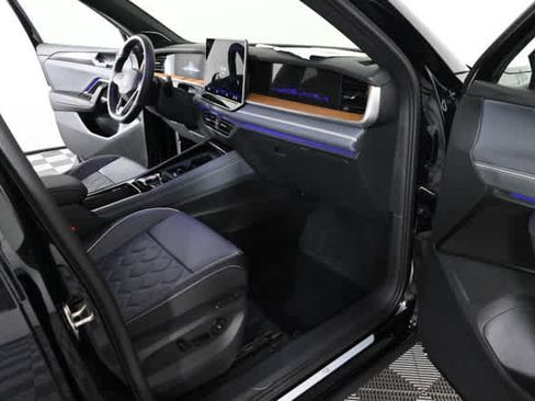 New 2026 Volkswagen Tiguan SEL R-Line image 13