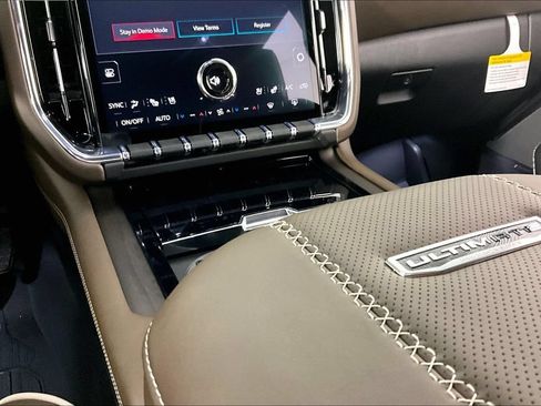 New 2026 GMC Yukon XL Denali Ultimate AWD/4WD image 7