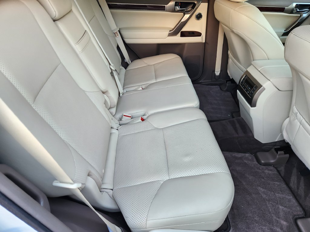 Used 2015 Lexus GX 460 Luxury AWD/4WD image 32