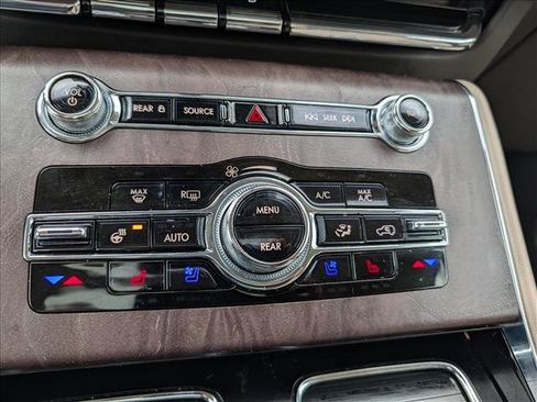 Certified 2023 Lincoln Aviator Reserve w/ Equipment Group 201A image 40