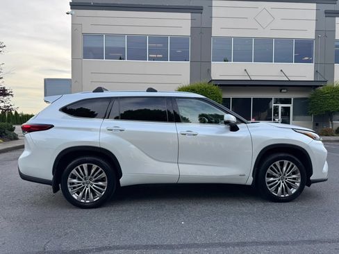 Used 2023 Toyota Highlander Platinum AWD/4WD image 12
