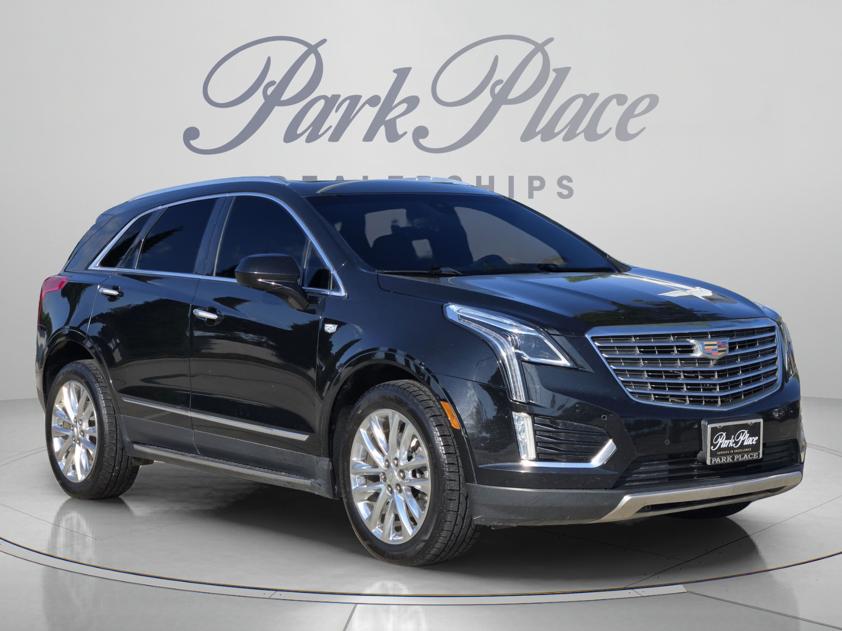 Used 2017 Cadillac XT5 Platinum AWD/4WD image 7