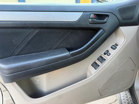 Used 2007 Toyota 4Runner SR5 RWD image 8