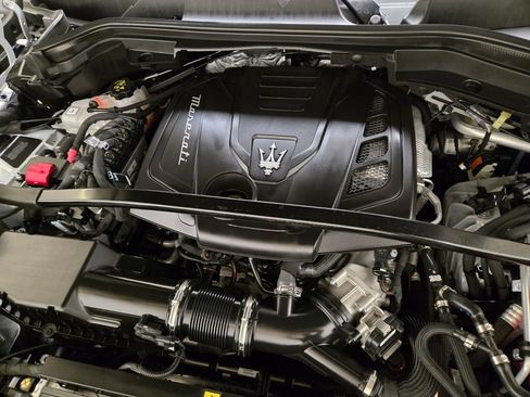 Certified 2023 Maserati Grecale Modena AWD/4WD image 30