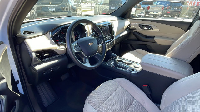 Used 2023 Chevrolet Traverse LS w/ Safety Package FWD image 9