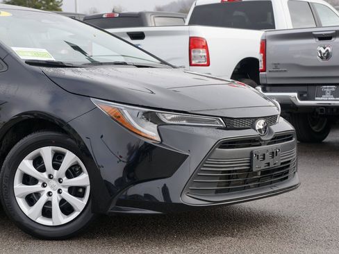 Used 2024 Toyota Corolla LE image 2