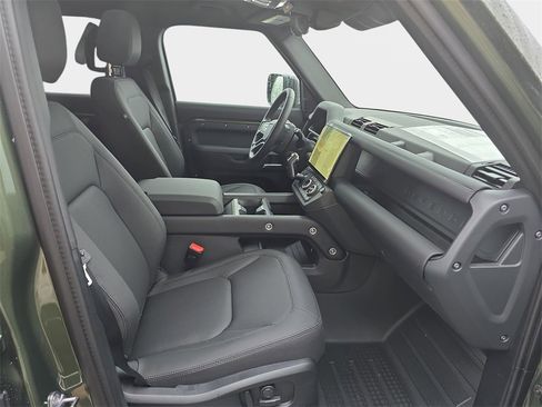 New 2026 Land Rover Defender 110 S image 10