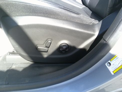 Used 2021 Jeep Cherokee Limited image 14