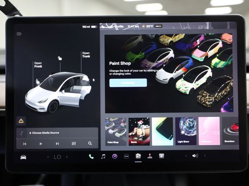 Used 2021 Tesla Model Y Performance image 62