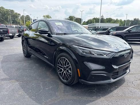 Used 2025 Ford Mustang Mach-E Premium AWD/4WD image 4
