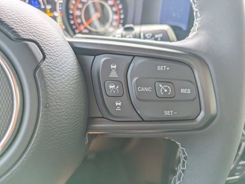 Used 2026 Jeep Wrangler Unlimited Rubicon AWD/4WD image 22