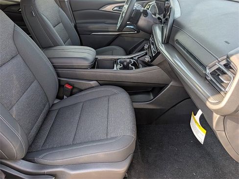 New 2026 Chevrolet Traverse LT image 12