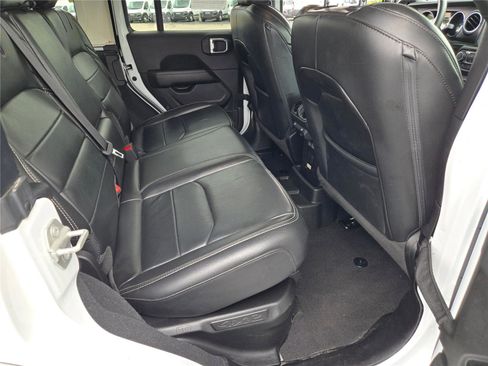 Used 2023 Jeep Wrangler Sahara image 12