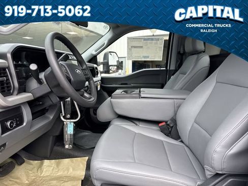 New 2025 Ford F550 2WD Regular Cab Super Duty w/ XL Chrome Package image 17