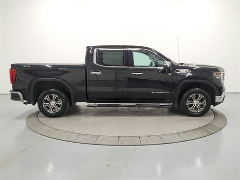 Used 2022 GMC Sierra 1500 SLT w/ SLT Convenience Package image 8