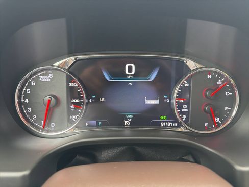 Used 2018 GMC Acadia Denali w/ Technology Package AWD/4WD image 9