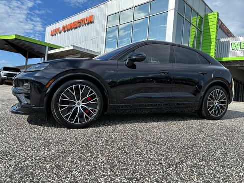 Used 2024 Porsche Macan Turbo Electric AWD/4WD image 2
