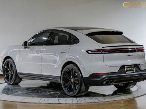 Used 2024 Porsche Cayenne Coupe AWD/4WD image 12