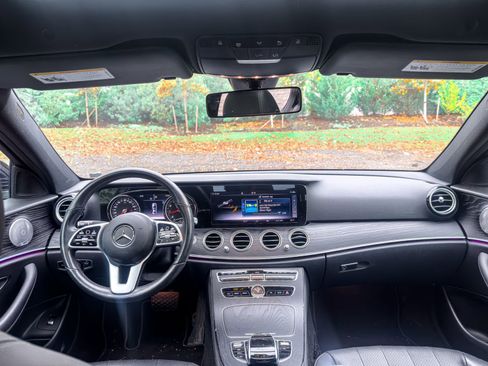 Used 2019 Mercedes-Benz E 300 4MATIC image 16