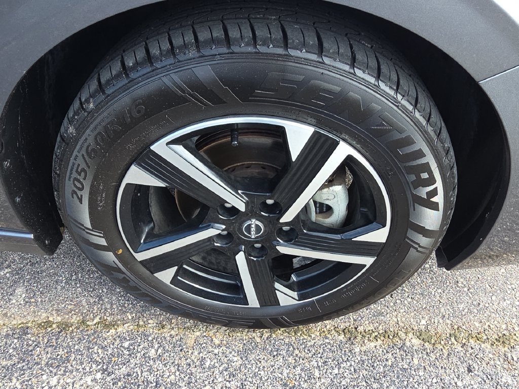 Used 2024 Nissan Sentra SV FWD image 10