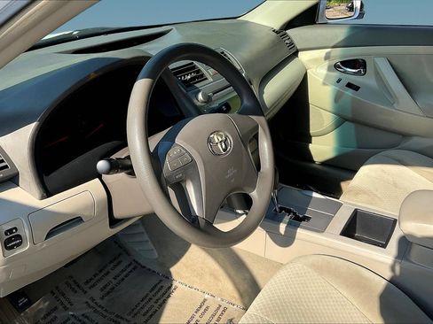 Used 2009 Toyota Camry LE FWD image 15