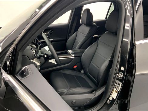 Used 2026 Mercedes-Benz GLC 300 image 21