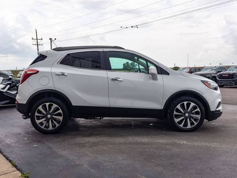 Used 2021 Buick Encore Preferred AWD/4WD image 2