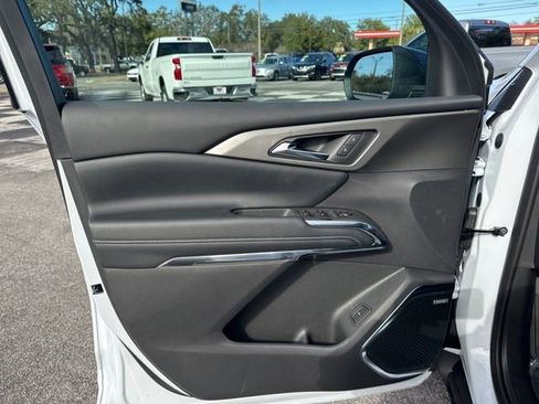 New 2026 Chevrolet Traverse LT w/ Enhanced Driving Package image 12