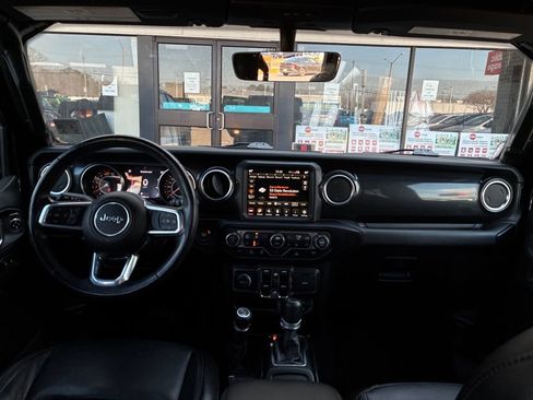 Used 2022 Jeep Wrangler Unlimited Sahara image 13