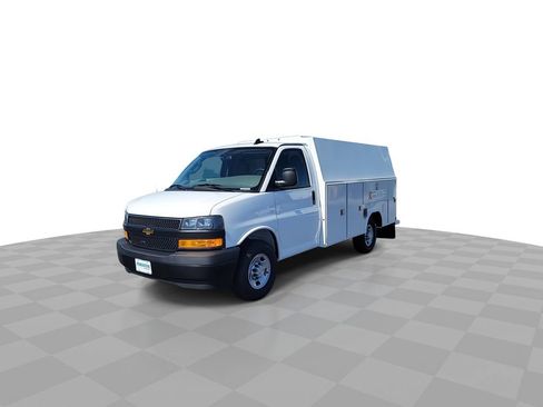 New 2025 Chevrolet Express 3500 w/ Power Convenience Package image 4