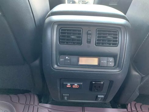 Used 2020 Nissan Pathfinder SL AWD/4WD image 11