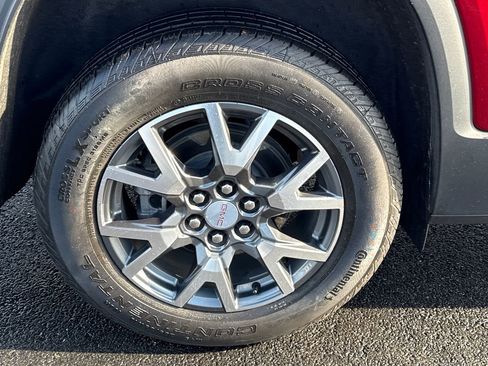 Used 2023 GMC Acadia SLT image 10