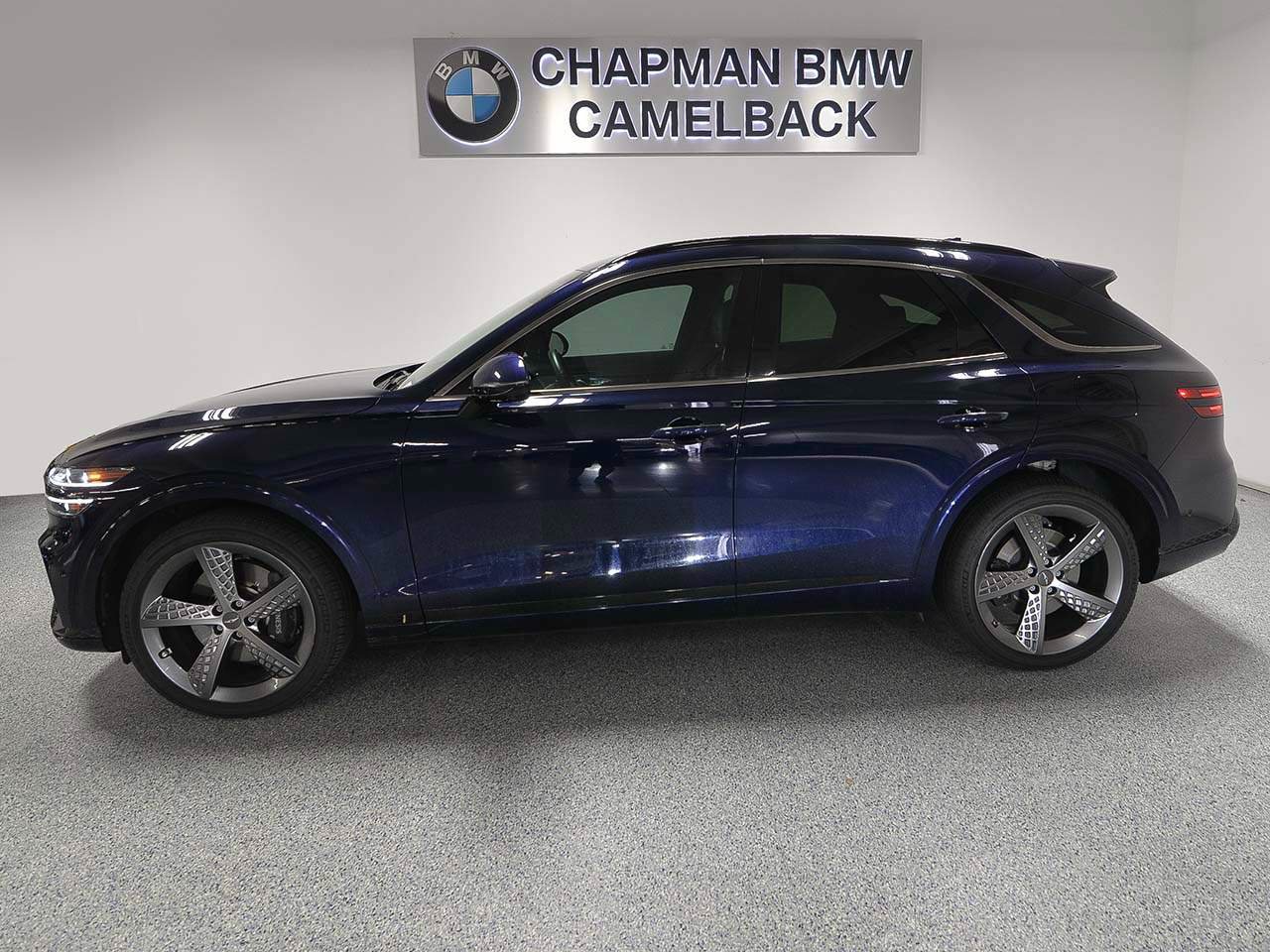 Used 2023 Genesis GV70 2.5T w/ Sport Prestige Package AWD/4WD image 3