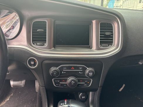 Used 2022 Dodge Charger SXT image 15