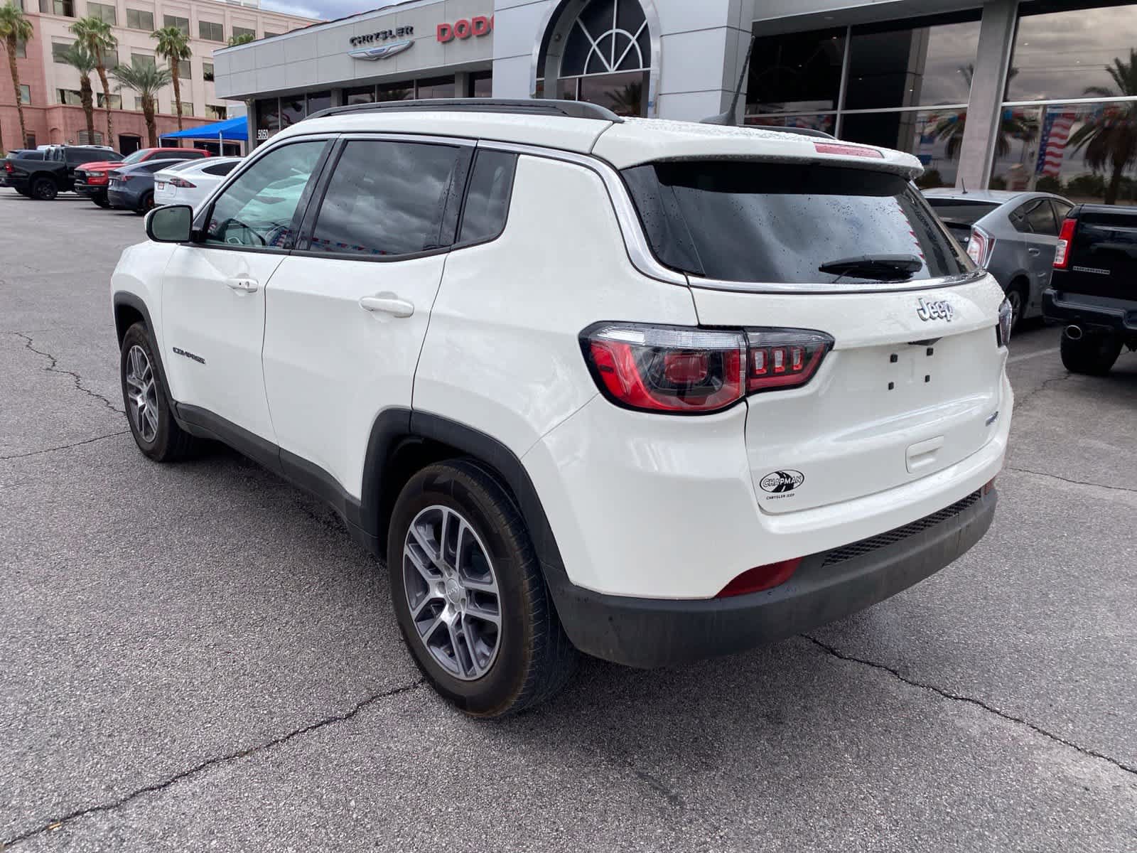 Used 2018 Jeep Compass Latitude w/ Popular Equipment Group FWD image 8