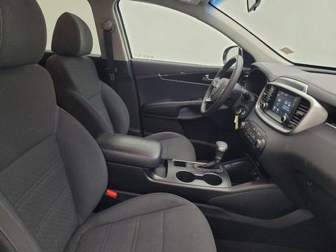 Used 2019 Kia Sorento L FWD image 21