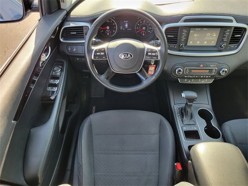 Used 2019 Kia Sorento S image 12