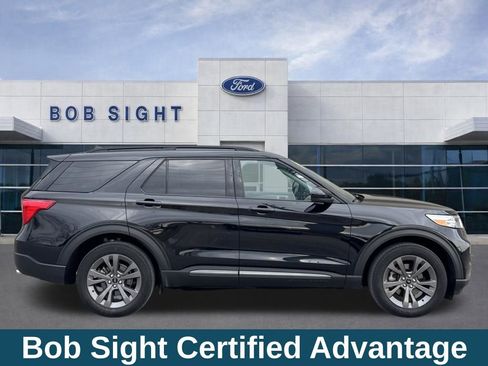 Used 2024 Ford Explorer XLT w/ Equipment Group 202A AWD/4WD image 4