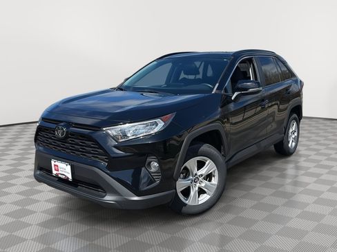 Used 2020 Toyota RAV4 XLE w/ Convenience Package image 1