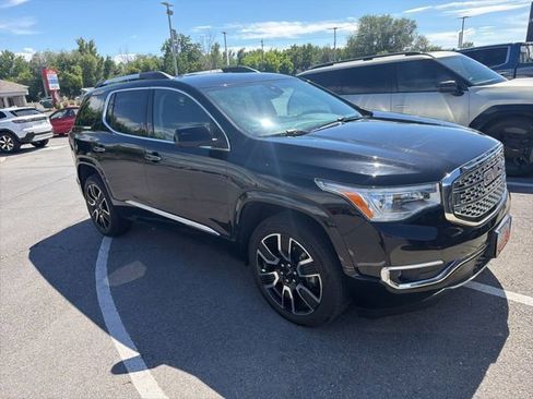 Used 2019 GMC Acadia Denali w/ Technology Package AWD/4WD image 2
