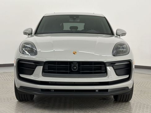 Used 2026 Porsche Macan AWD/4WD image 5