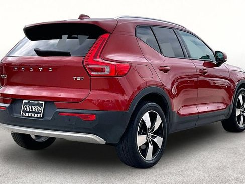 Used 2019 Volvo XC40 T5 Momentum AWD/4WD image 2