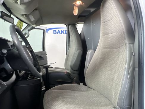 Used 2019 Chevrolet Express 2500 RWD image 17